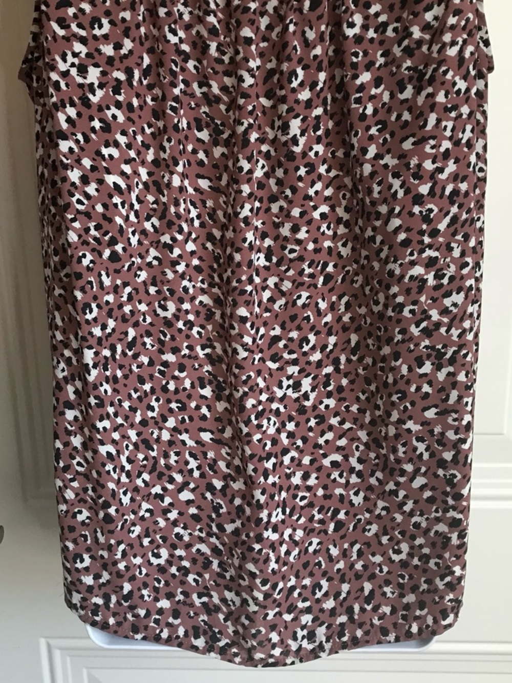 🔴 4/$15 torrid Women’s L Mauve Black Animal Spot Ruffle Mock Neck Tank Top EUC - Picture 13 of 16